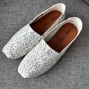 TOMS Belmont White Lynx Brand New